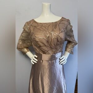 Plus Size: Elegant Sequin Leaf Pattern Dress